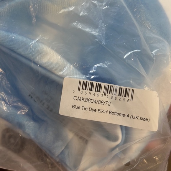 Pretty Little Thing blue tie dye bikini set size 0 - Picture 10 of 10